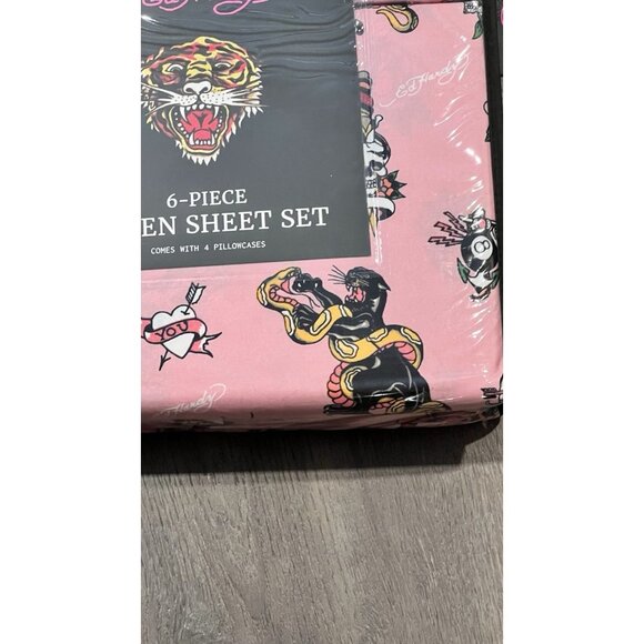 Ed Hardy 6-Piece QUEEN Bedding Sheet Set Pink Graphic Print Y2K Tiger Heart Dice - Picture 3 of 7